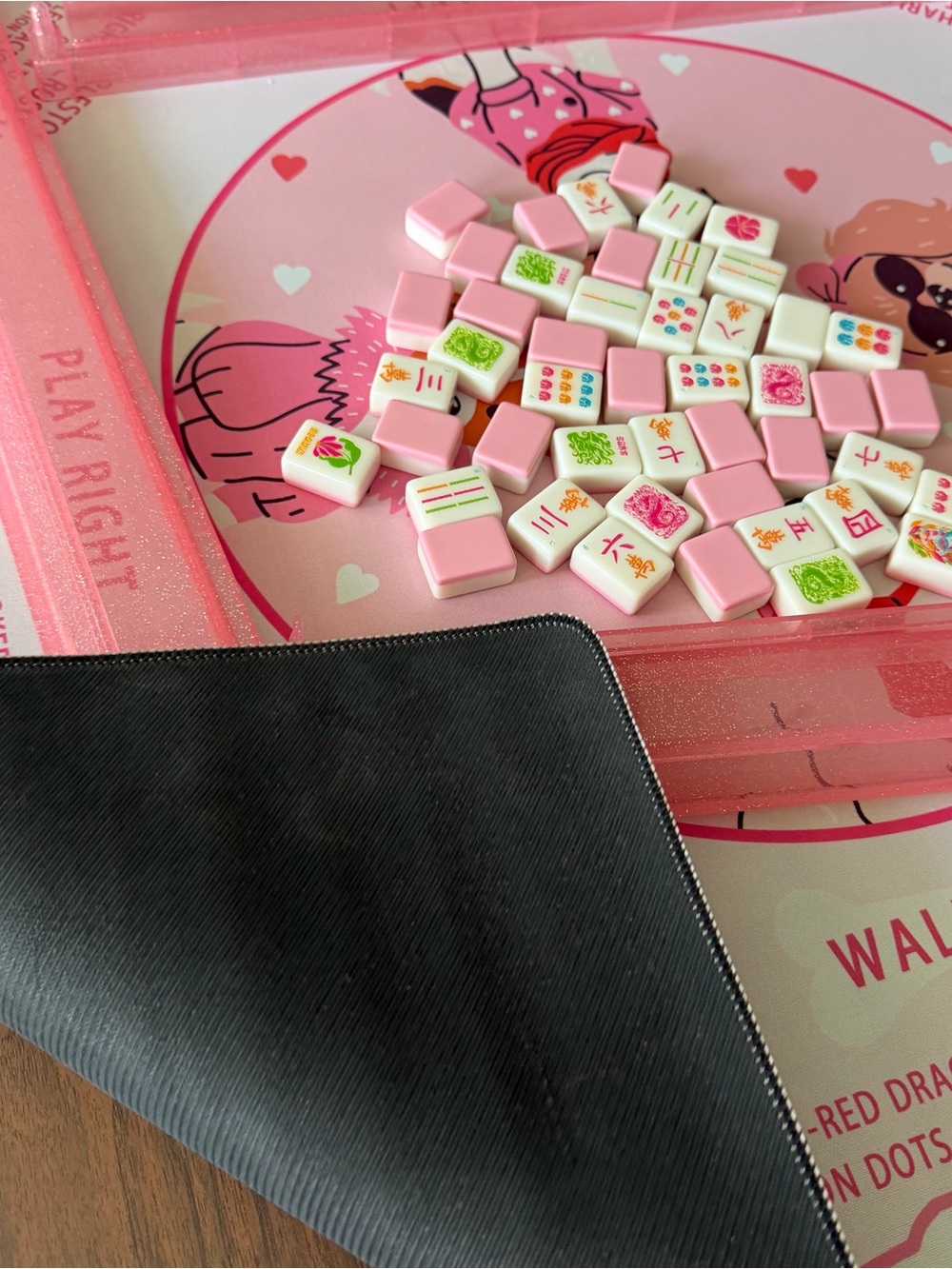 Pink Mahjong Set – Mat, Tiles, Cards, Racks - Picture 7 of 16